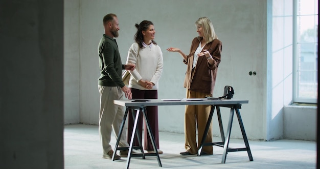 Coach guiding conversation